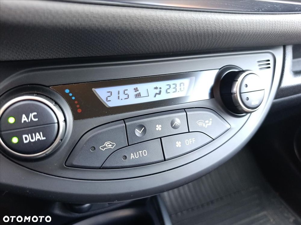Toyota Yaris - 22