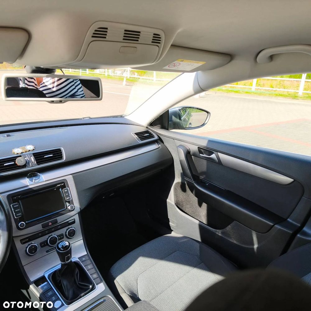 Volkswagen Passat 2.0 TDI Comfortline - 29