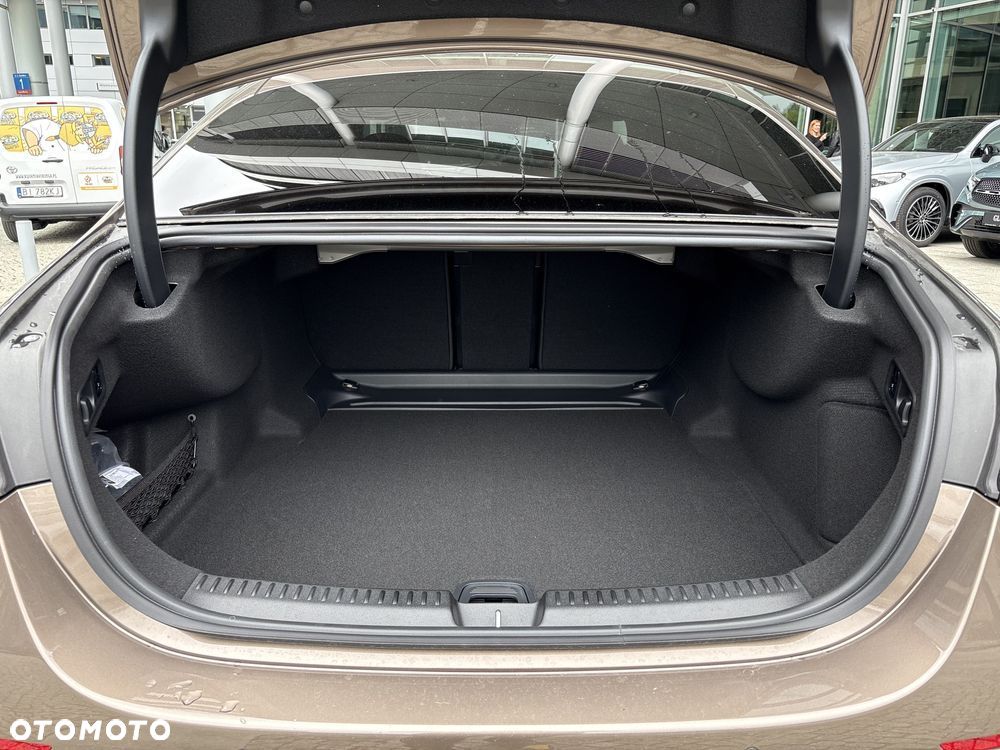 Mercedes-Benz Klasa E 220 d mHEV 4-Matic AMG 9G-Tronic - 10