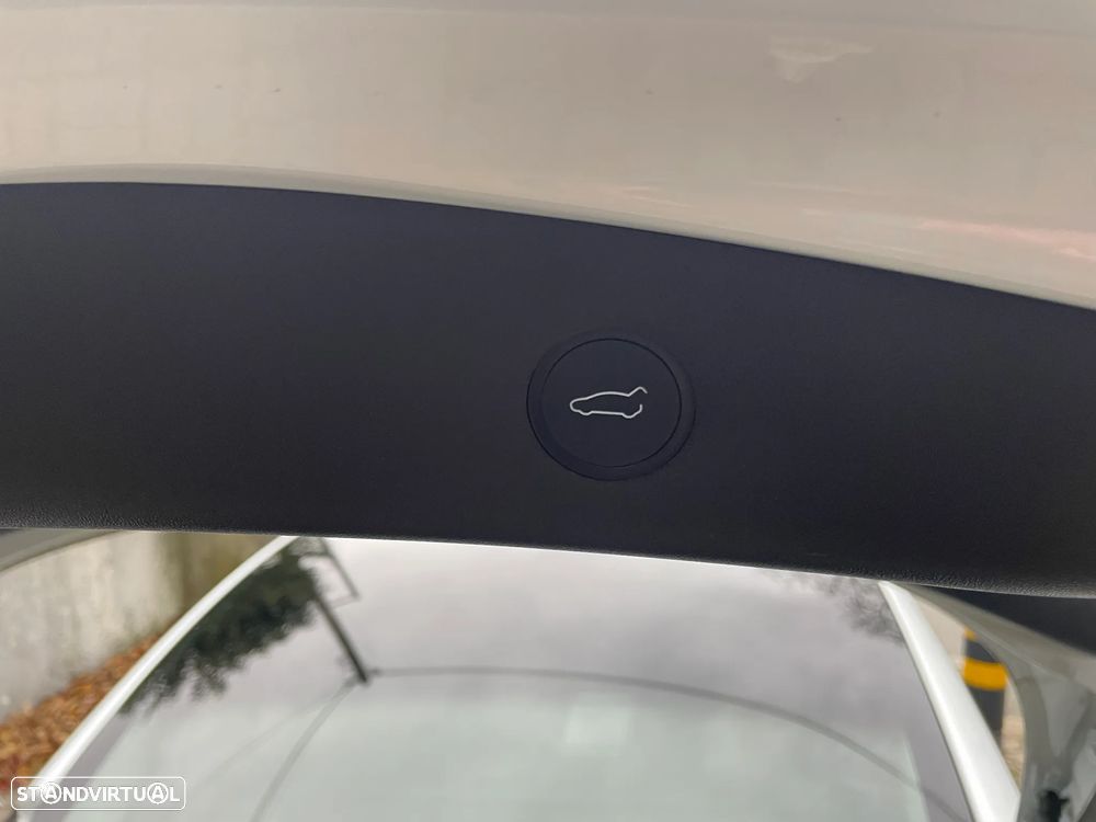 Tesla Model 3 RWD - 33