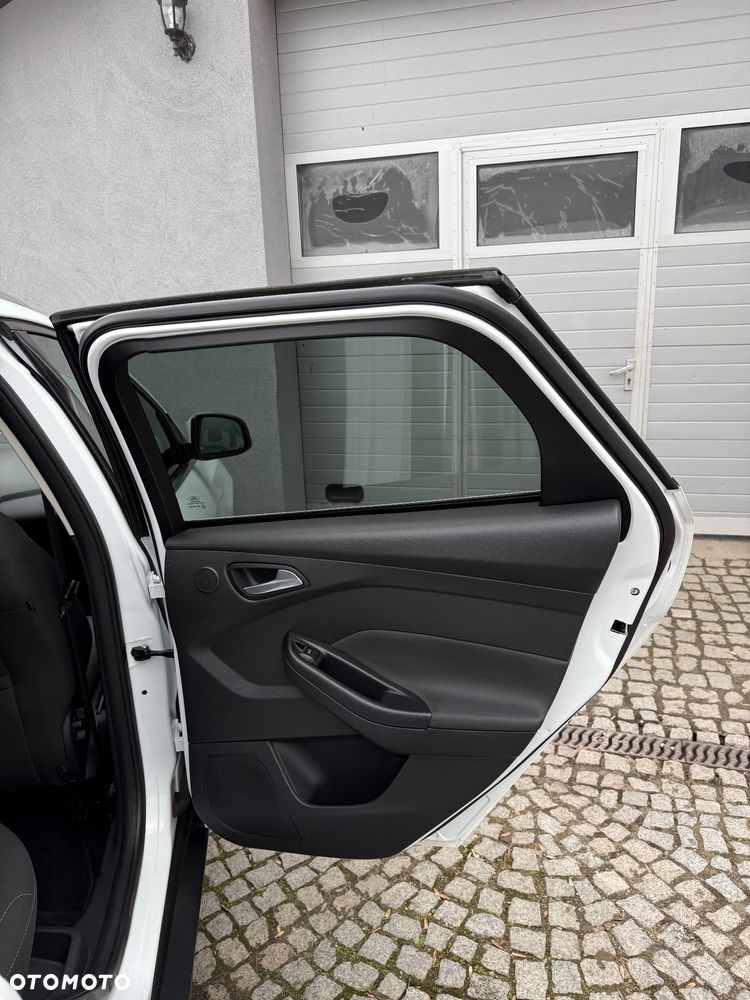 Ford Focus 1.6 TDCi DPF Start-Stopp-System Titanium - 19