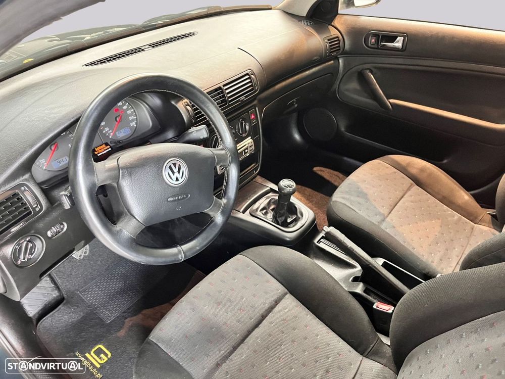 VW Passat Variant - 12