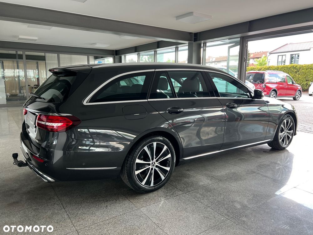 Mercedes-Benz Klasa E 200 Exclusive - 17