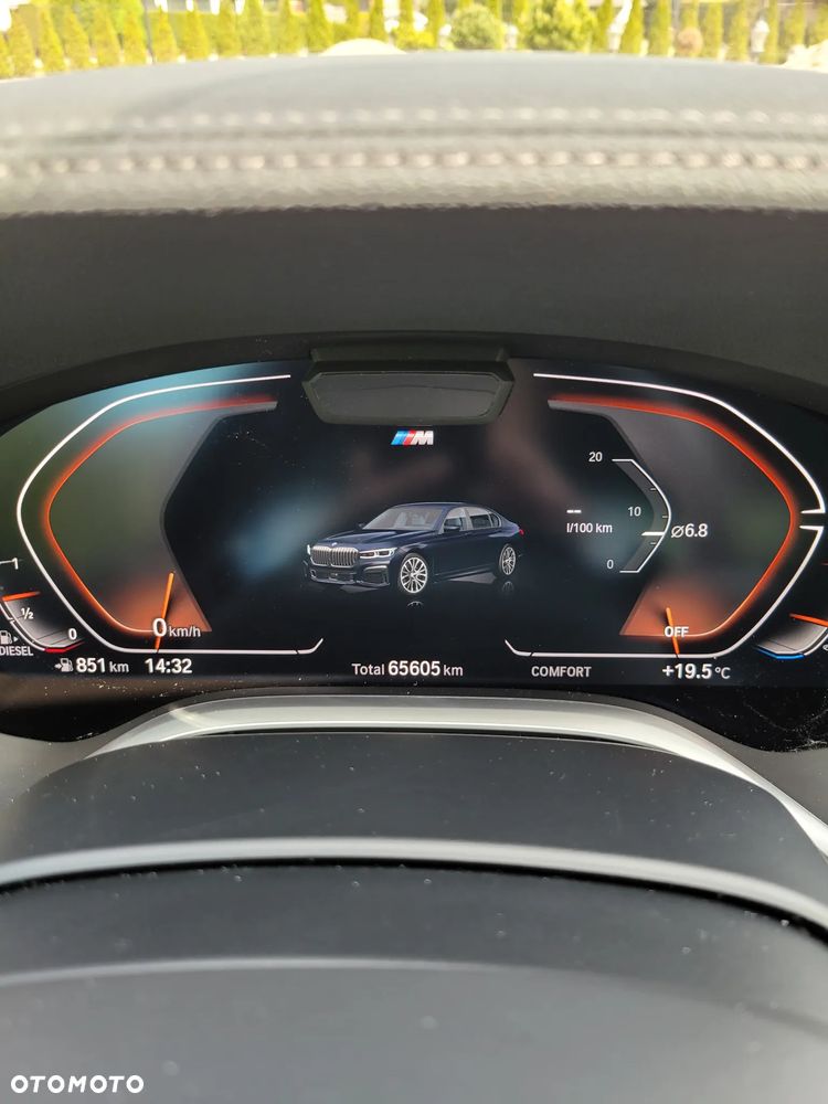 BMW Seria 7 730d mHEV - 10