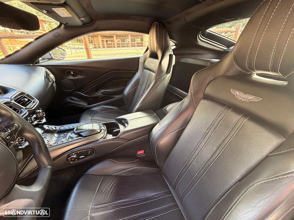Aston Martin Vantage Coupe 4.0 Twin-Turbo V8 - 33