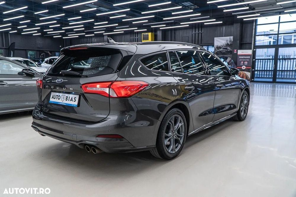 Ford Focus 1.0 EcoBoost 6MT MHEV ST-Line X - 8
