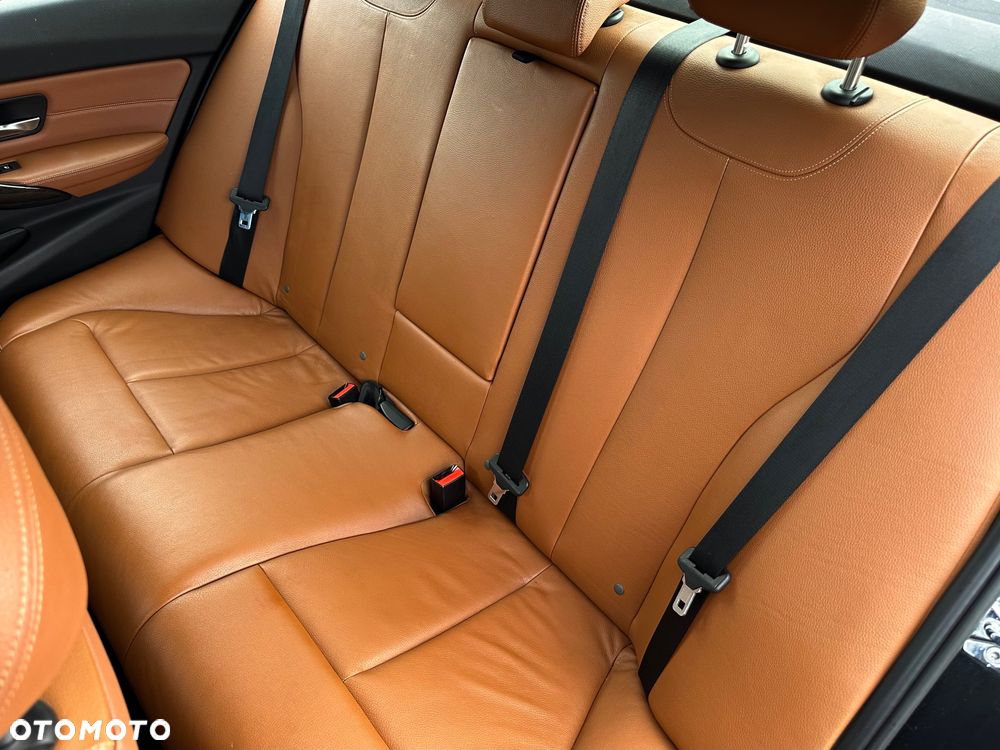 BMW Seria 3 320d Luxury Line - 8