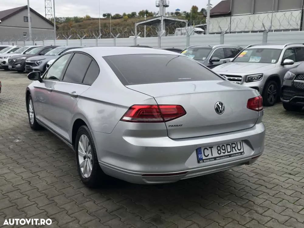 Volkswagen Passat 2.0 TDI (BlueMotion Technology) Highline - 3