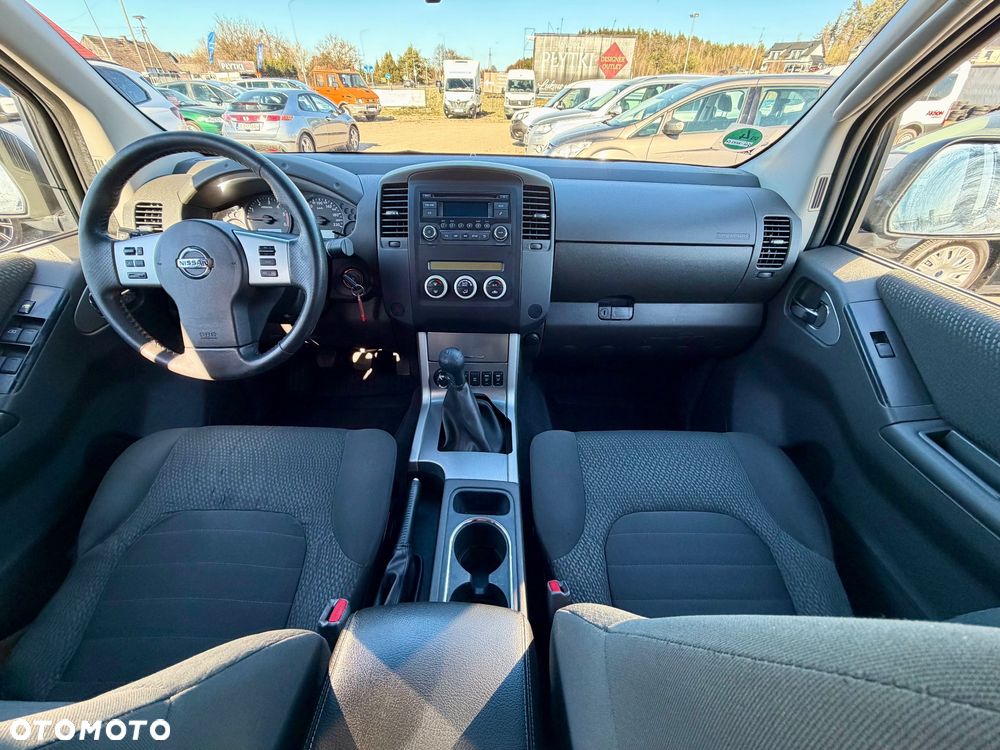 Nissan Navara 2.5 D Platinum - 9