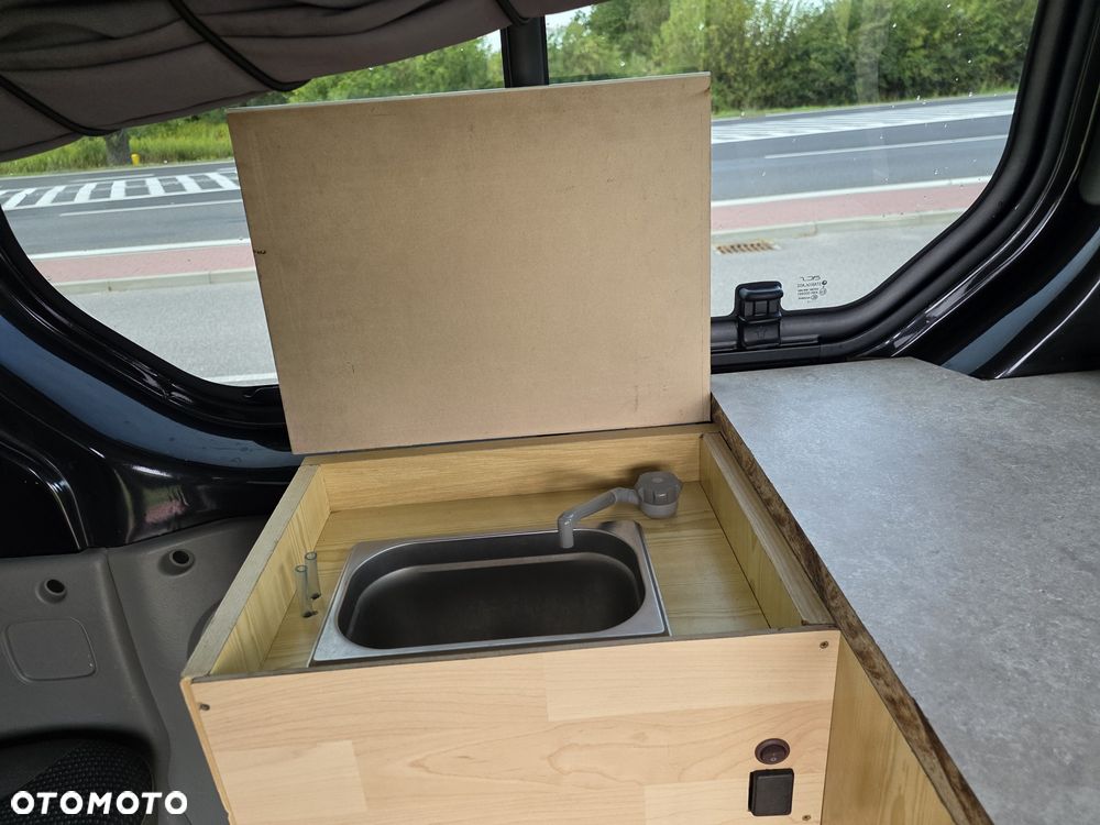 Opel Vivaro - 8