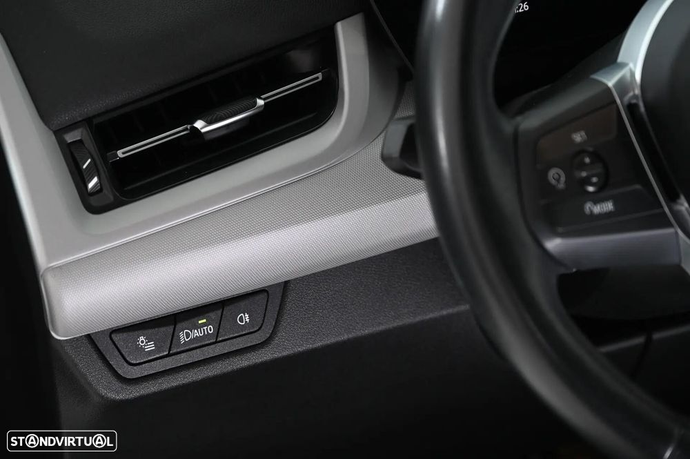 BMW 218 Active Tourer d Advantage Auto - 29