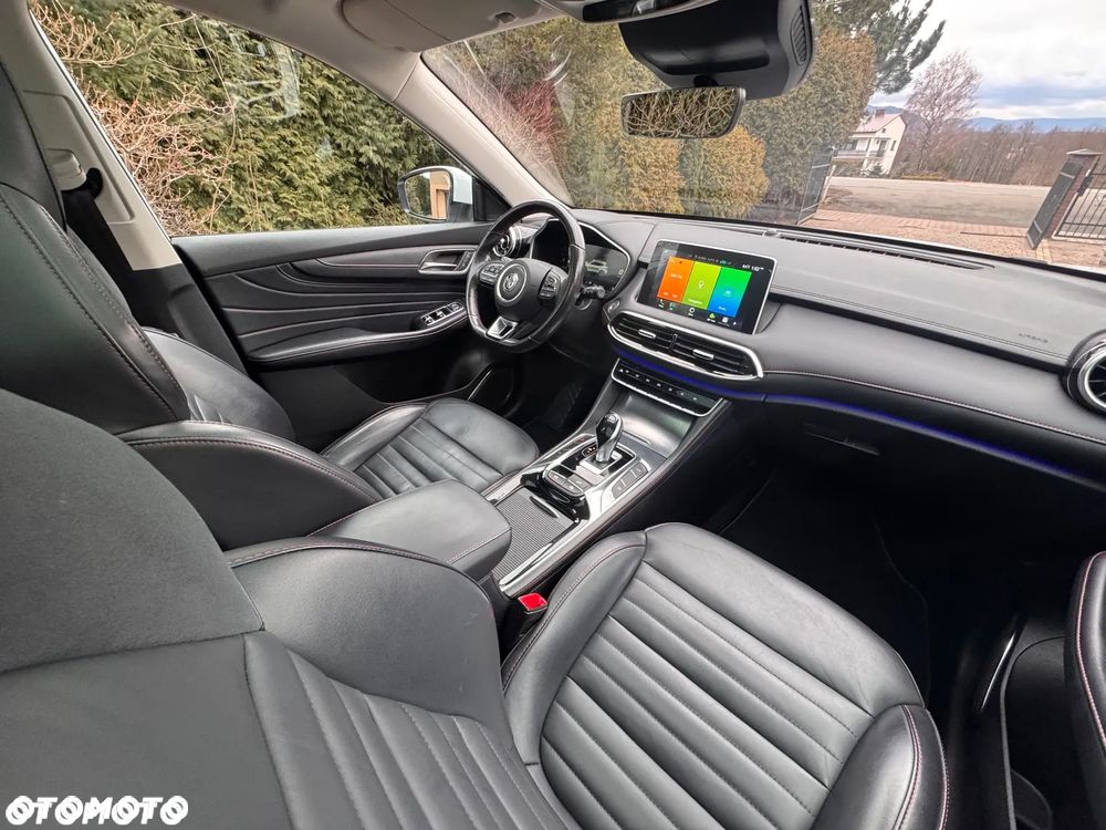 MG EHS Luxury - 16