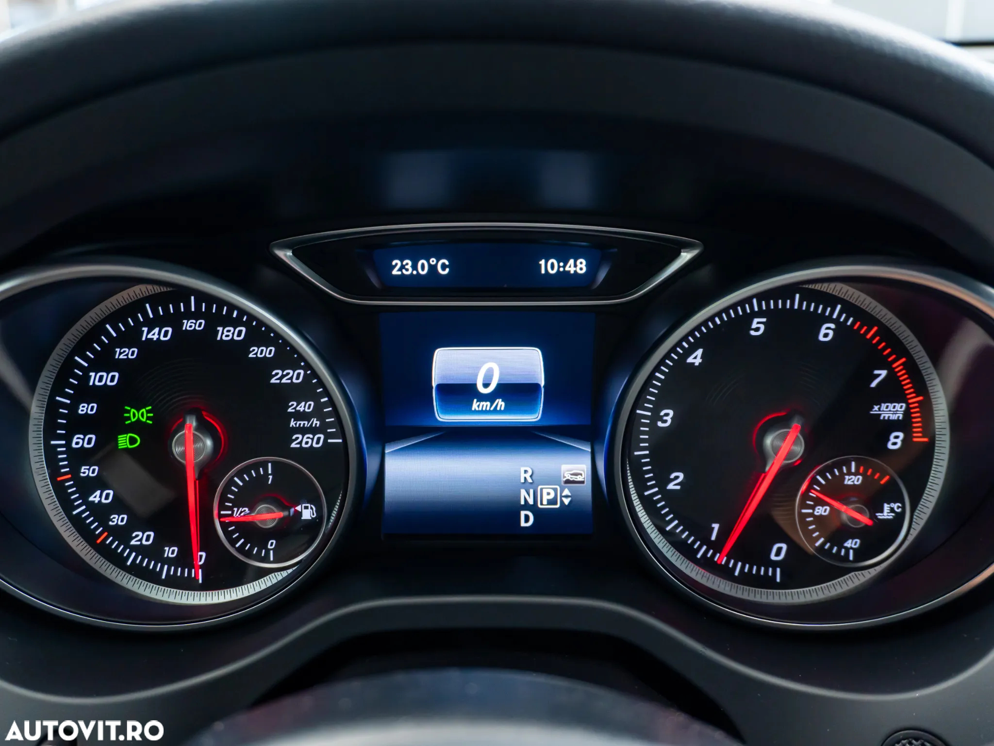 Mercedes-Benz GLA 220 4MATIC - 37