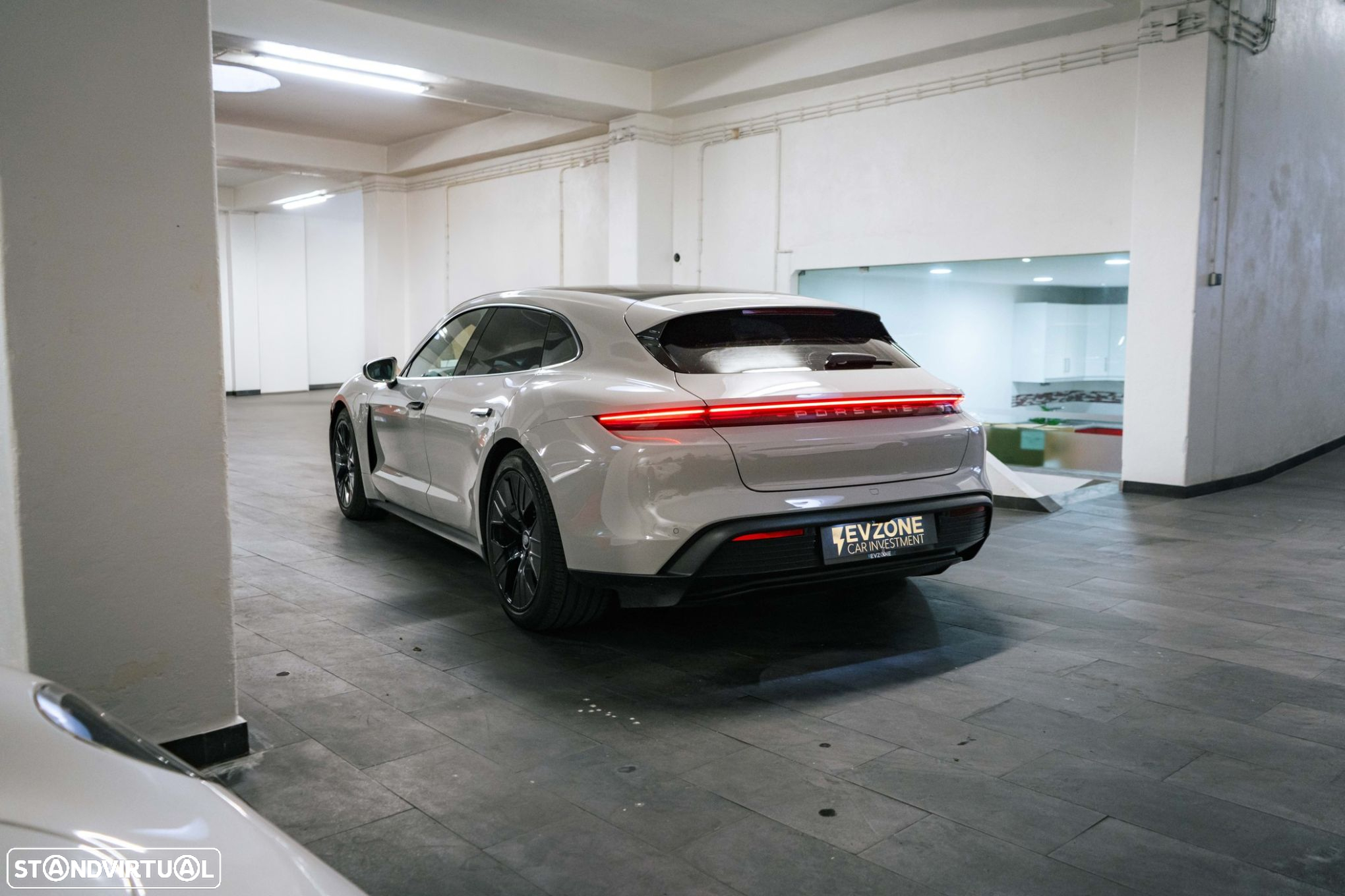 Porsche Taycan Sport Turismo - 6