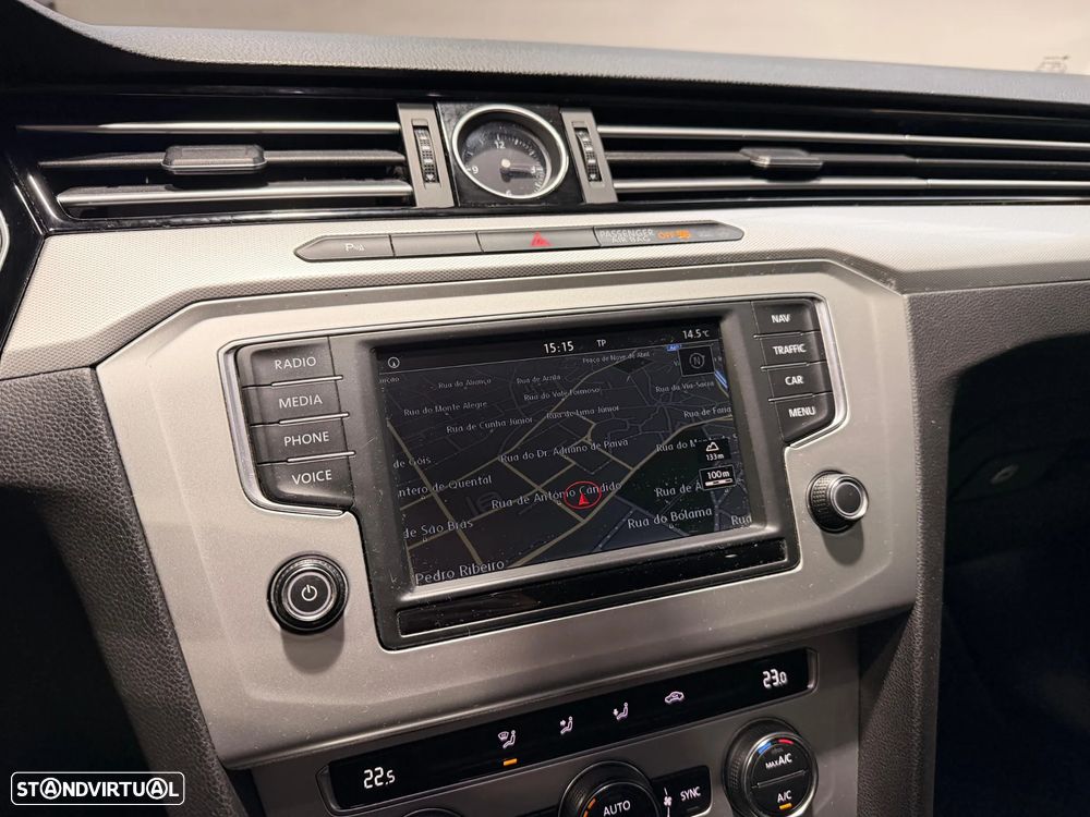 VW Passat Variant 1.6 TDI BlueMotion - 20