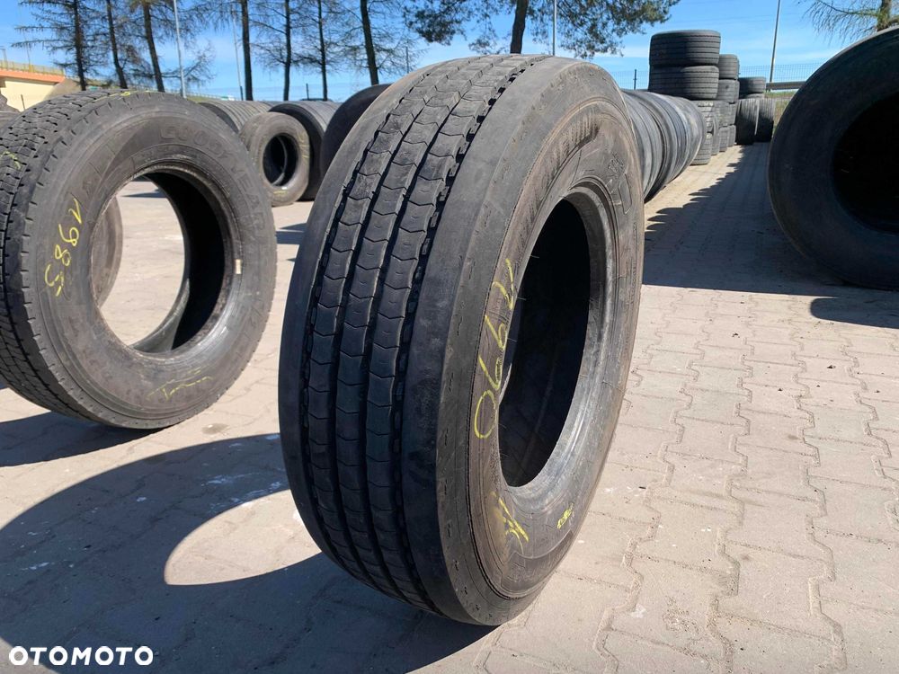 235/75R17.5 Opona MICHELIN X MULTI Z 9-10mm Przód XMULTI - 1