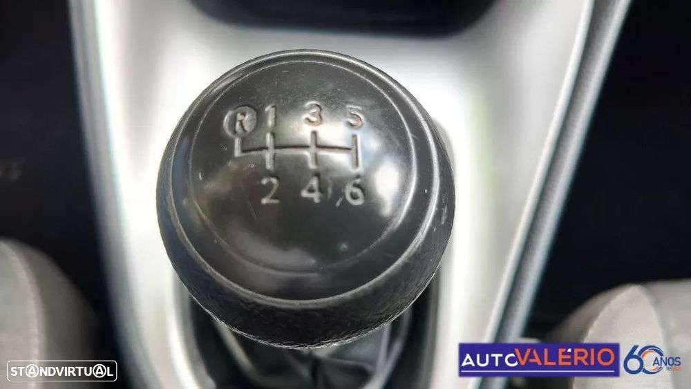 Toyota Yaris 1.5 VVT-i Comfort - 26