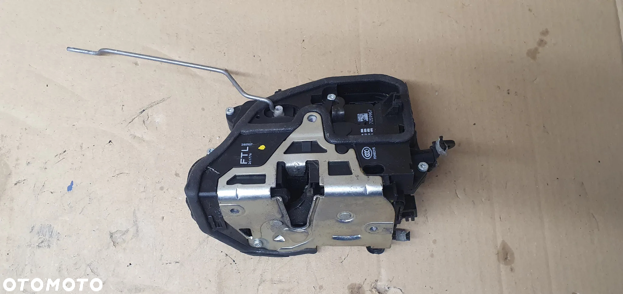 Zamek drzwi lewy przód przedni BMW 1 E81 7059967 - 2