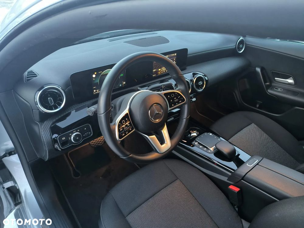 Mercedes-Benz CLA 180 d 8G-DCT Edition 2022 - 13