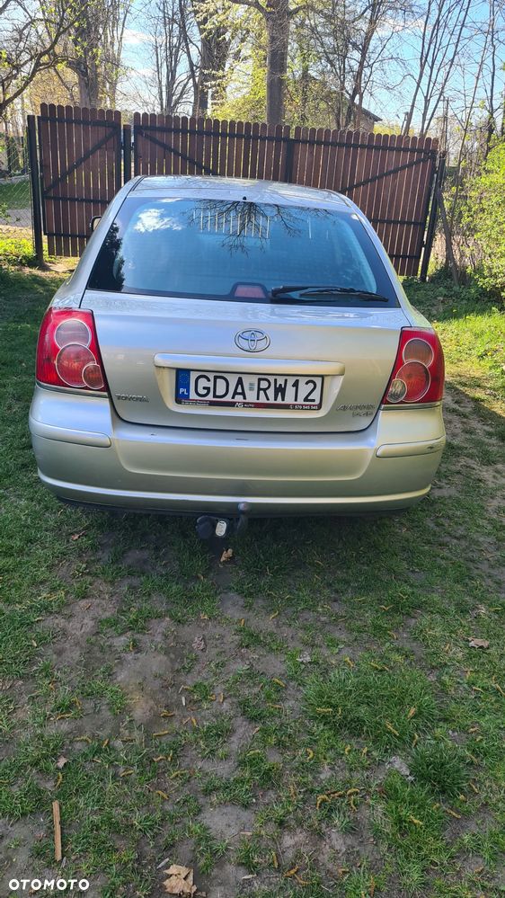 Toyota Avensis - 2