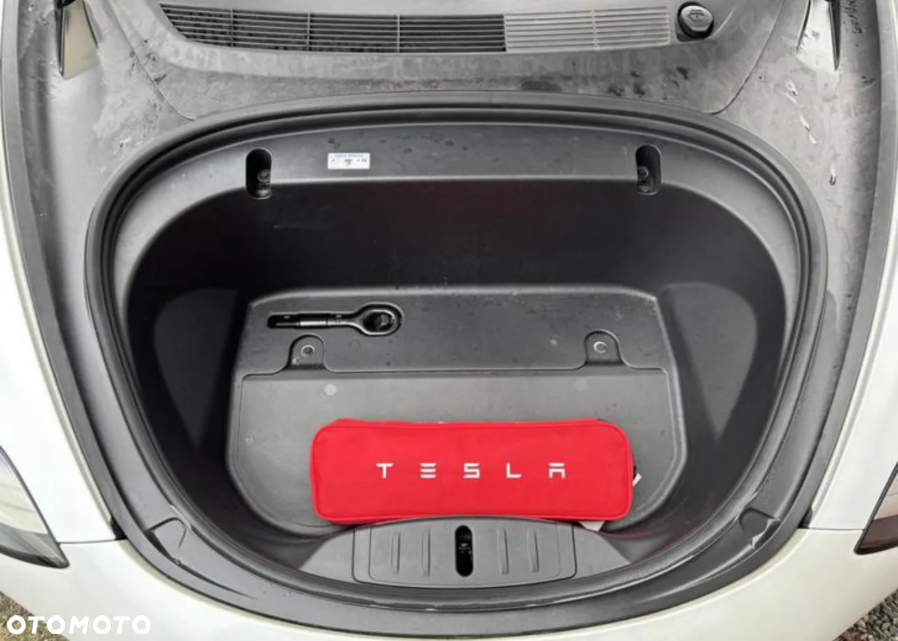 Tesla Model 3 Standard Reichweite Plus Hinterradantrieb - 40