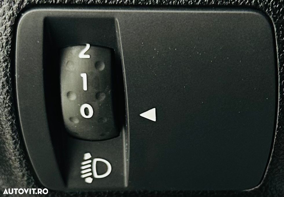 Renault Megane BLUE dCi 115 BUSINESS EDITION - 12