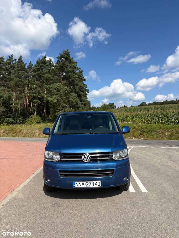 Volkswagen Caravelle - 1