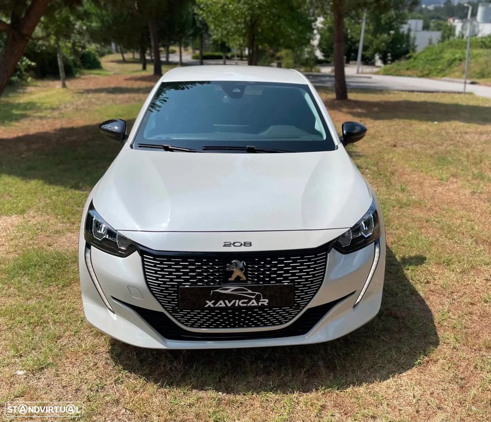 Peugeot e-208 50 kWh Allure Pack — fotografia 11