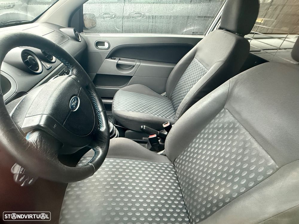 Ford Fiesta 1.4 TDCi Ambiente - 3