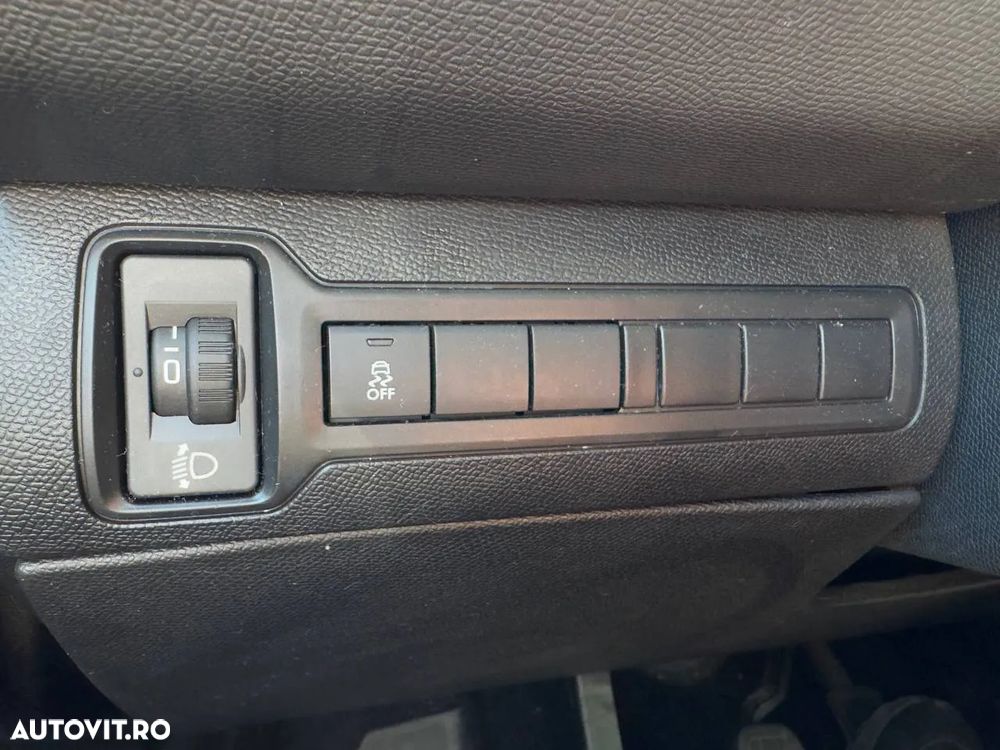 Peugeot 308 1.6 THP Access - 23