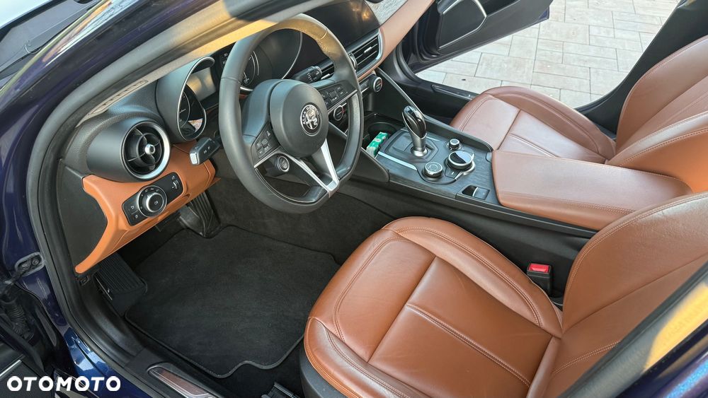 Alfa Romeo Giulia - 9