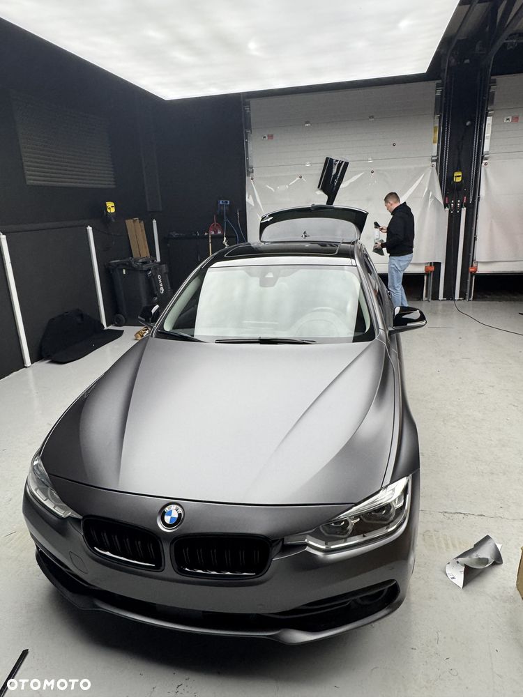 BMW Seria 3 320d Sport Line - 15