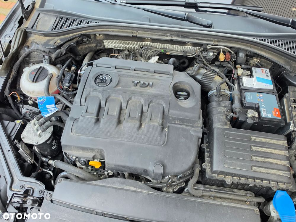 Skoda Superb 2.0 TDI DSG Premium Edition - 13