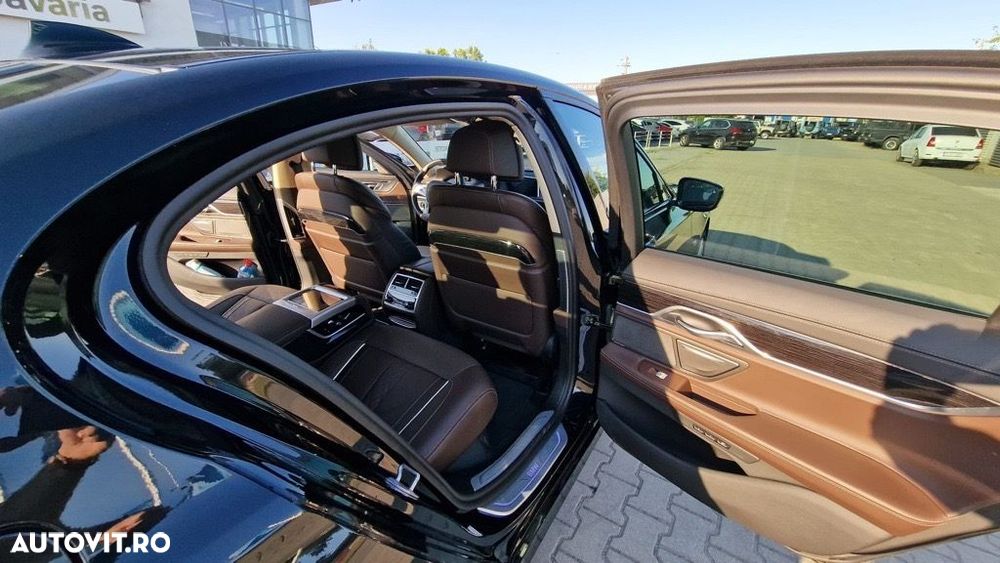 BMW Seria 7 745e - 4