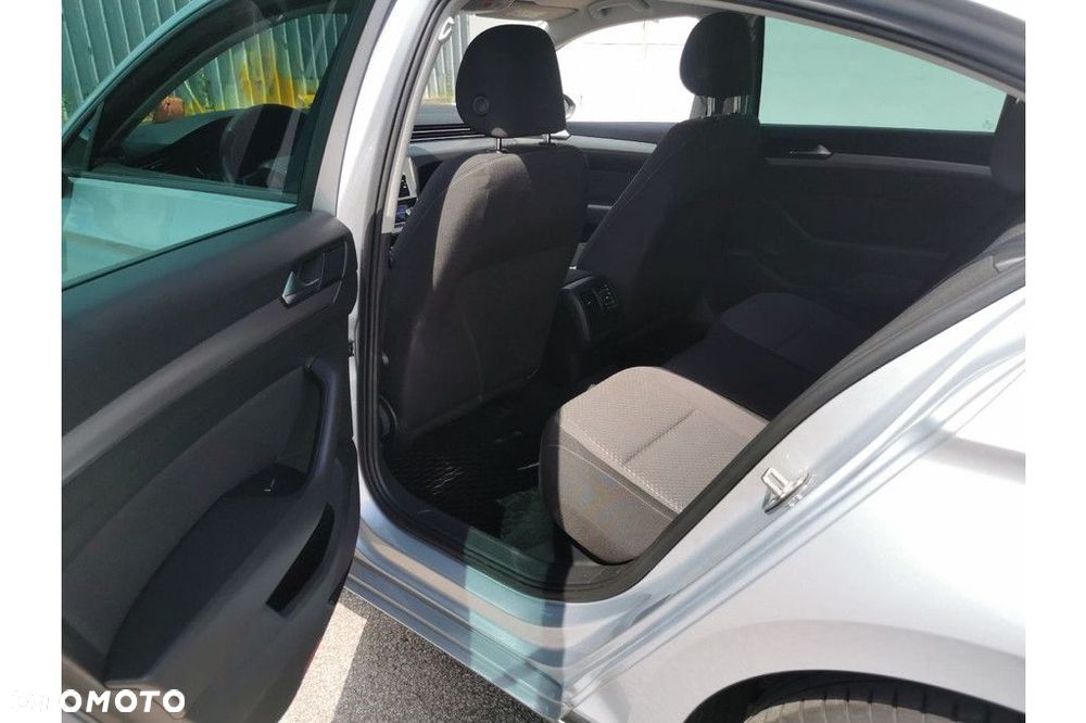 Volkswagen Passat 2.0 TDI EVO Essence - 7