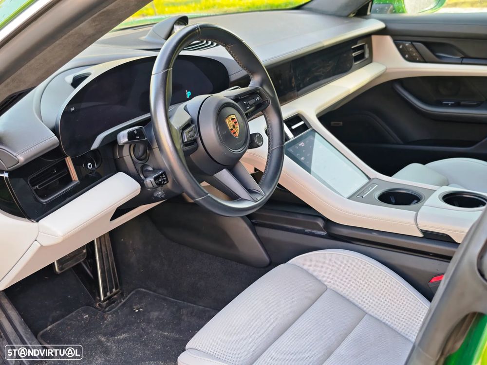Porsche Taycan Sport Turismo Turbo - 15