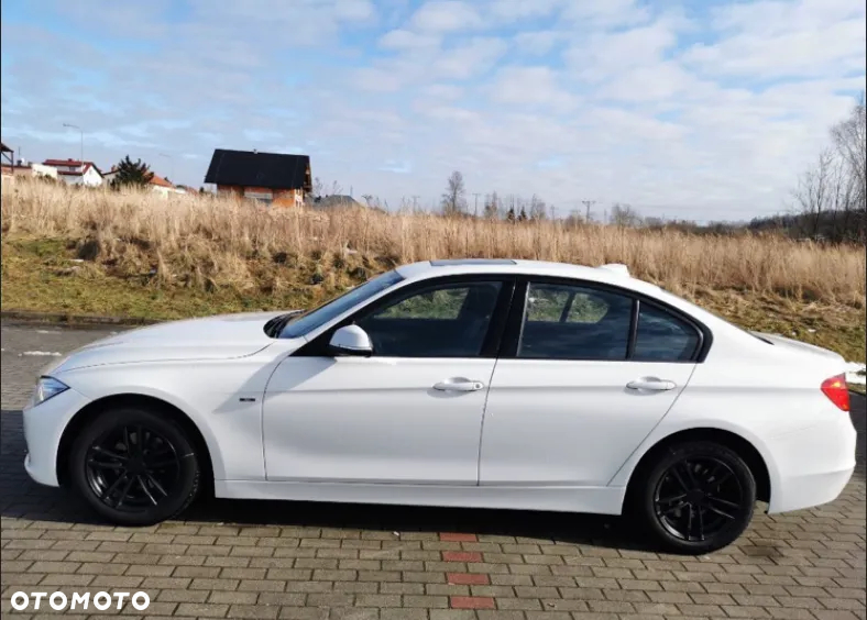 BMW Seria 3 318d Touring Sport Line - 29