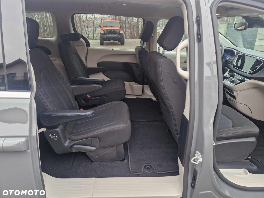 Chrysler Pacifica - 18