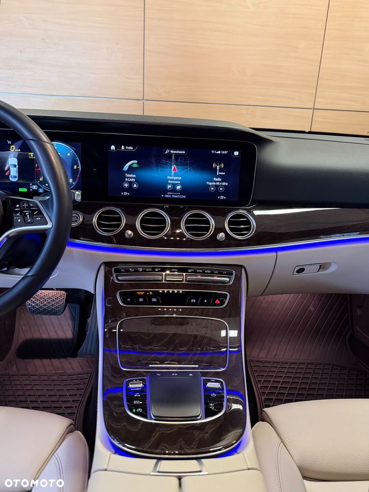 Mercedes-Benz Klasa E 220 d 4-Matic AMG - 17