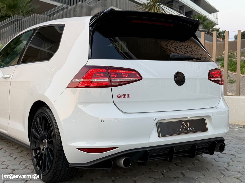 VW Golf GTI Performance BlueMotion DSG - 12