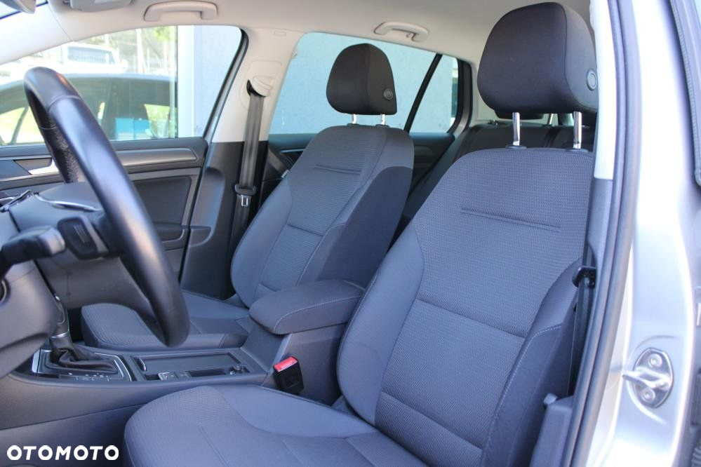 Volkswagen Golf - 10