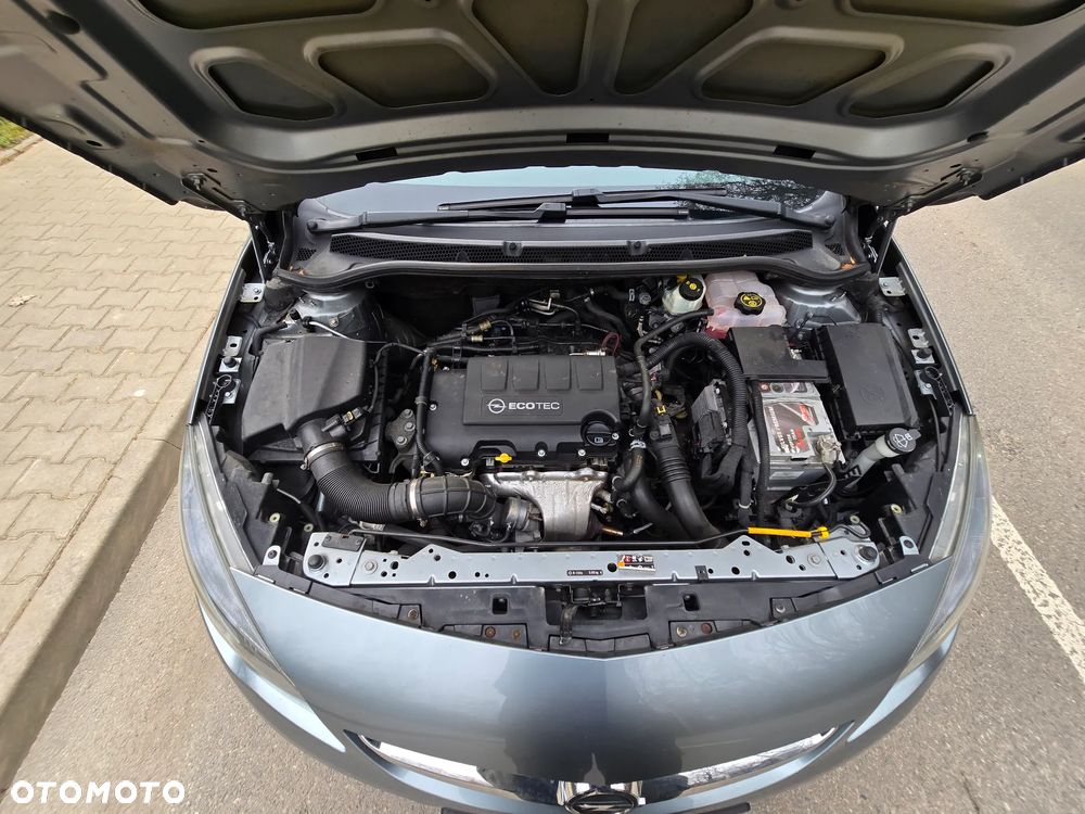 Opel Astra 1.4 Turbo Color Edition - 25