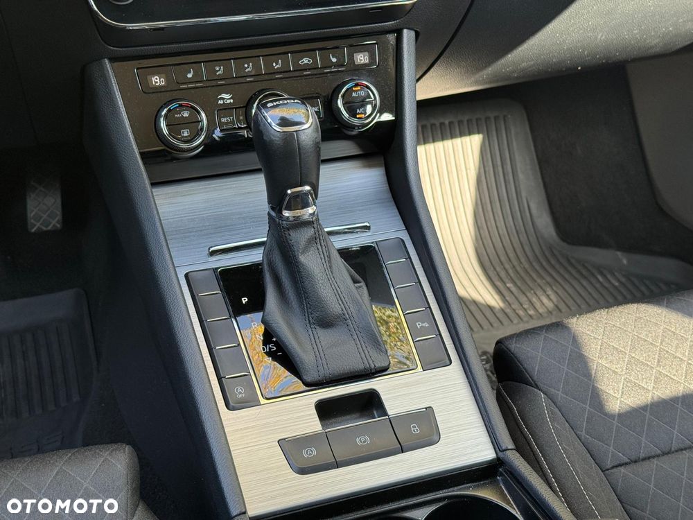 Skoda Superb 2.0 TDI SCR Ambition DSG - 26