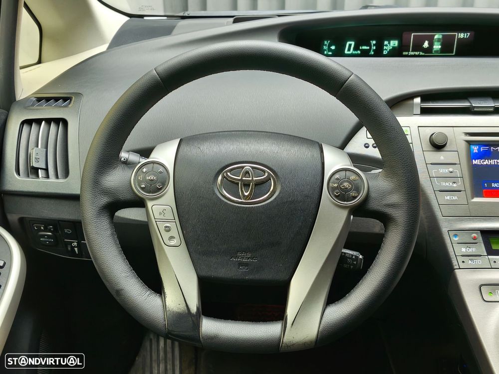 Toyota Prius 1.8 Plug-In Luxury+Pele - 10
