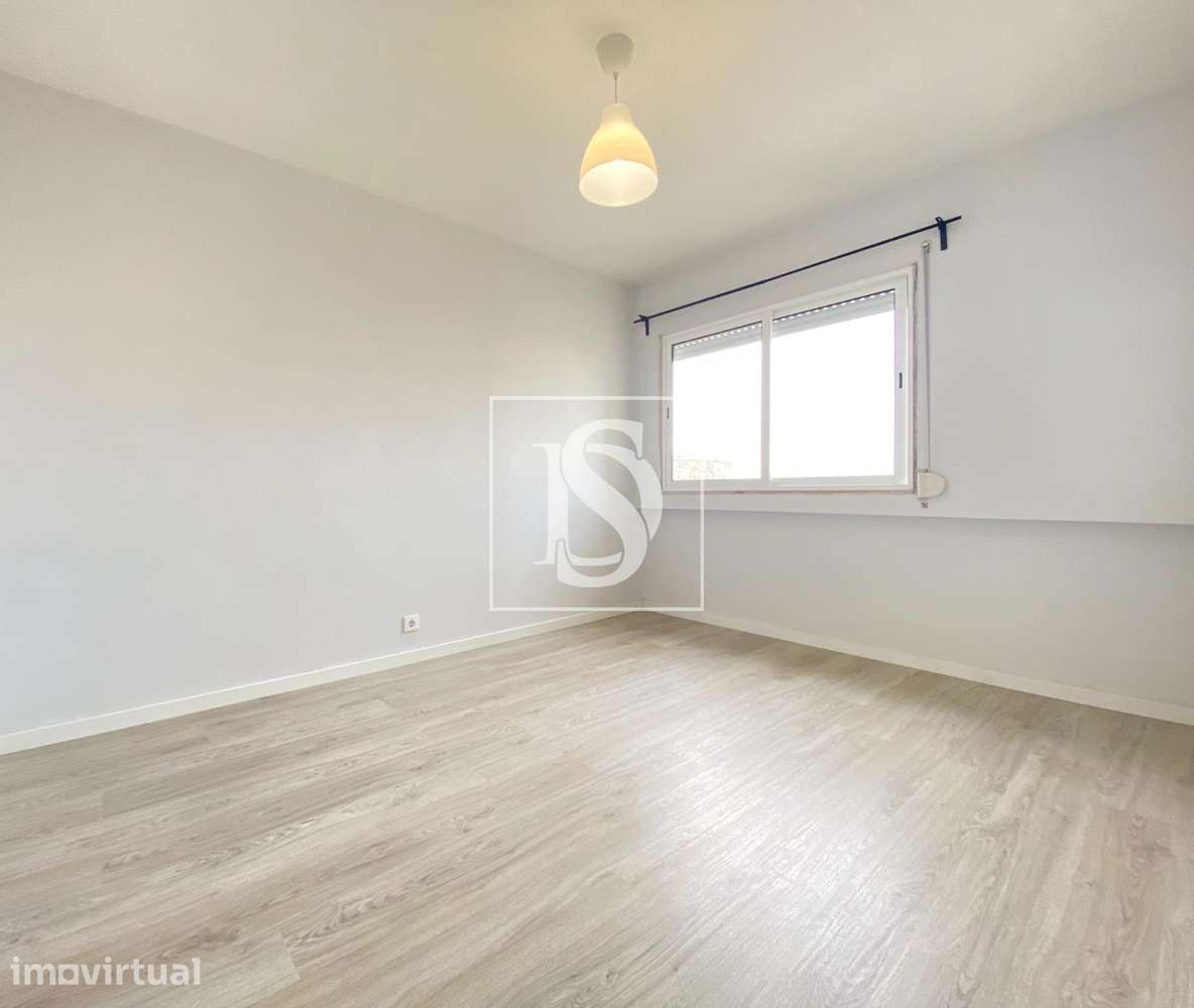 Apartamento T2 Arrendamento em Santo António da Charneca,Barreiro - Grande imagem: 2/13
