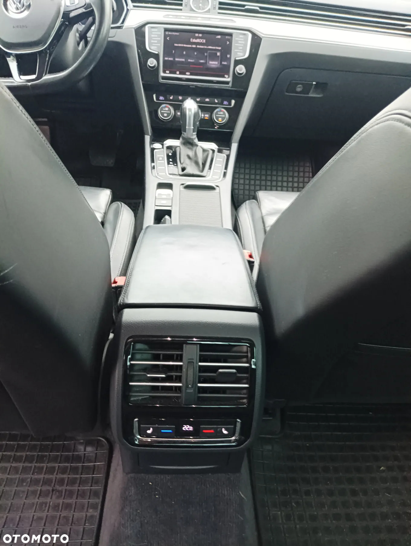 Volkswagen Passat - 9
