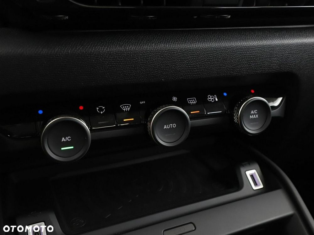 Citroën C4 PureTech 130 Stop&Start EAT8 PLUS - 29