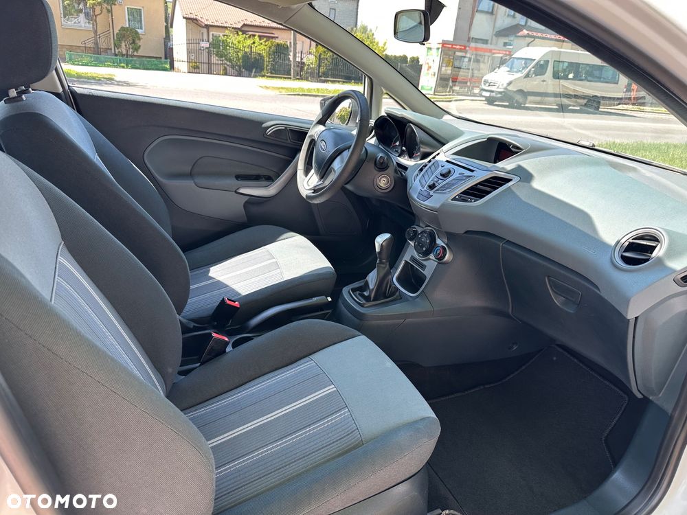 Ford Fiesta 1.25 Celebration - 16