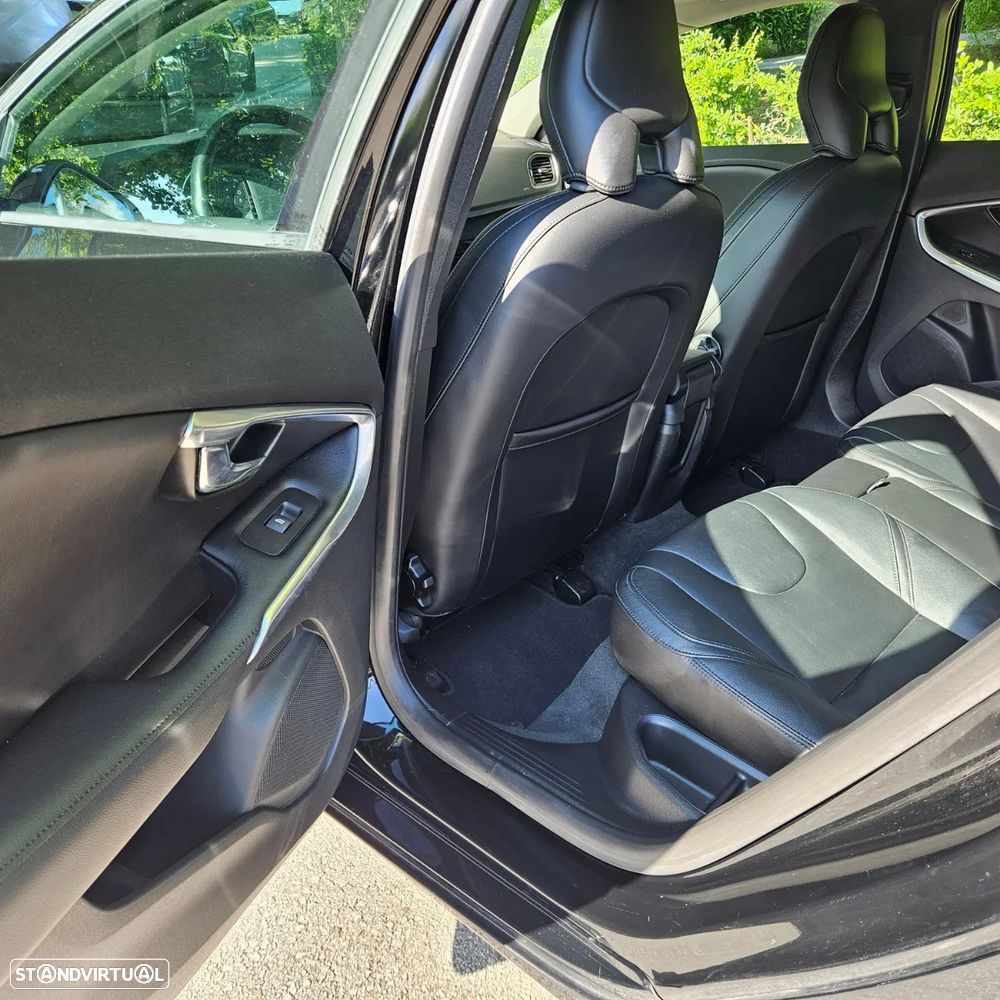 Volvo V40 1.6 D2 Kinetic Powershift Eco - 26