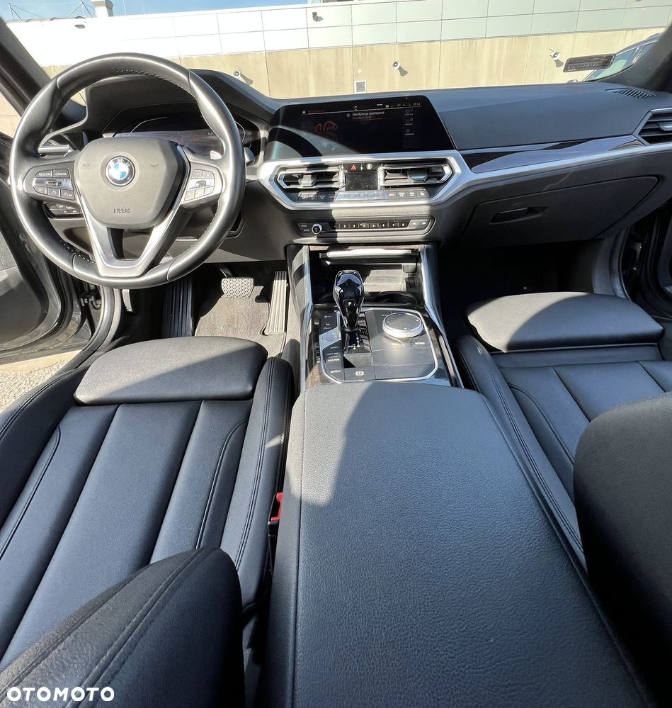 BMW Seria 3 330i Sport Line - 4
